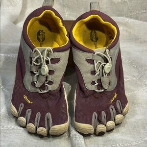 Vibram fivefingers gently preloved athletic shoes